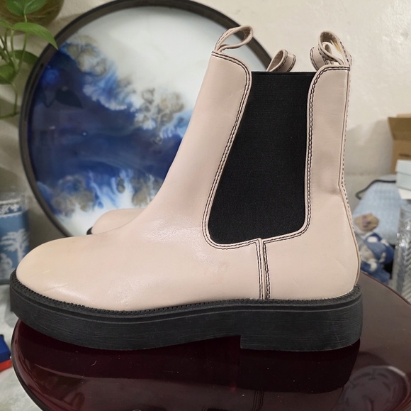 ASOS Bebo Sabina chelsea boots in ecru Size 38 - Picture 3 of 8
